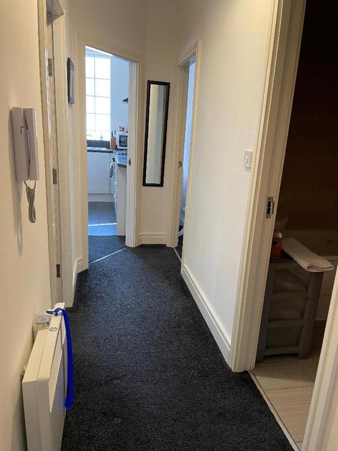 2 Bedroom Apartment In Kidderminster Buitenkant foto