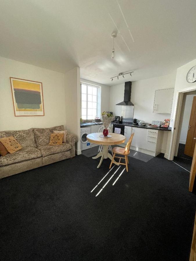 2 Bedroom Apartment In Kidderminster Buitenkant foto