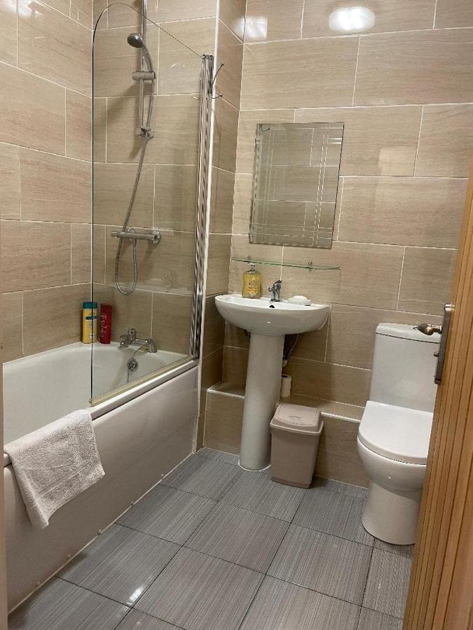 2 Bedroom Apartment In Kidderminster Buitenkant foto